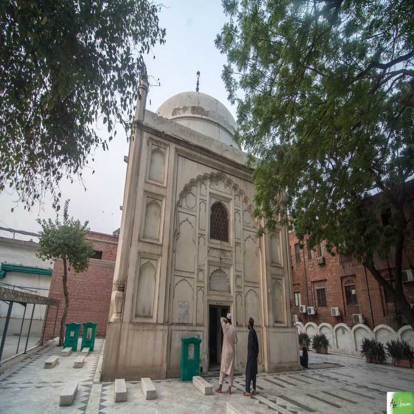 مزارشاہ چراغ سیدعبدالرزاق گیلانی لاہور